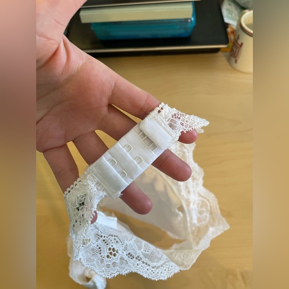 NWOT!! Abercrombie & Fitch Women white Lace Bralette, Size S - Picture 5 of 7